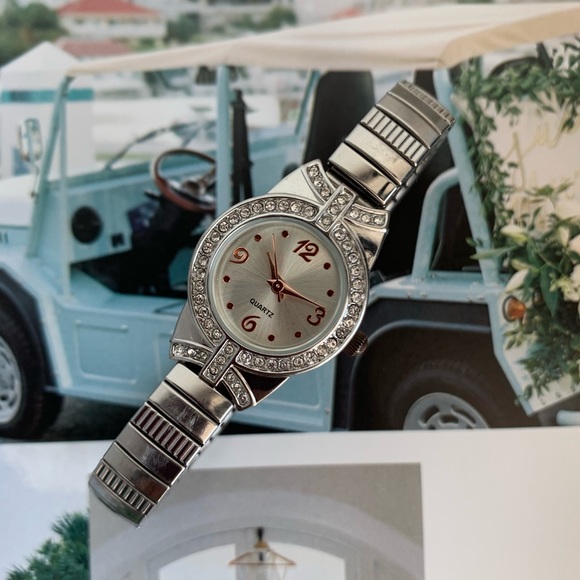 Everyday Quartz Watch, round face with rhinestone bezel and rose gold numbers - Picture 3 of 5